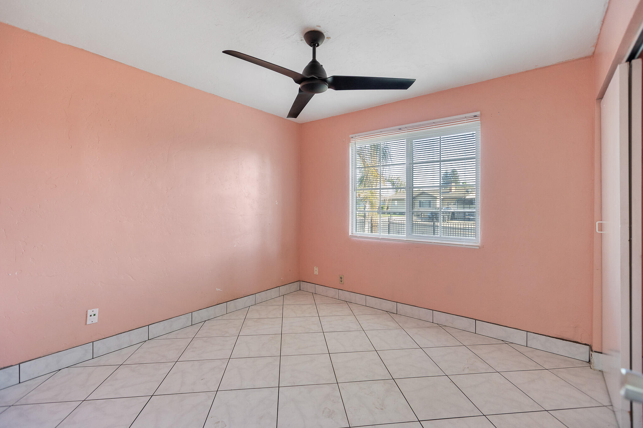 2014 W Houston Avenue