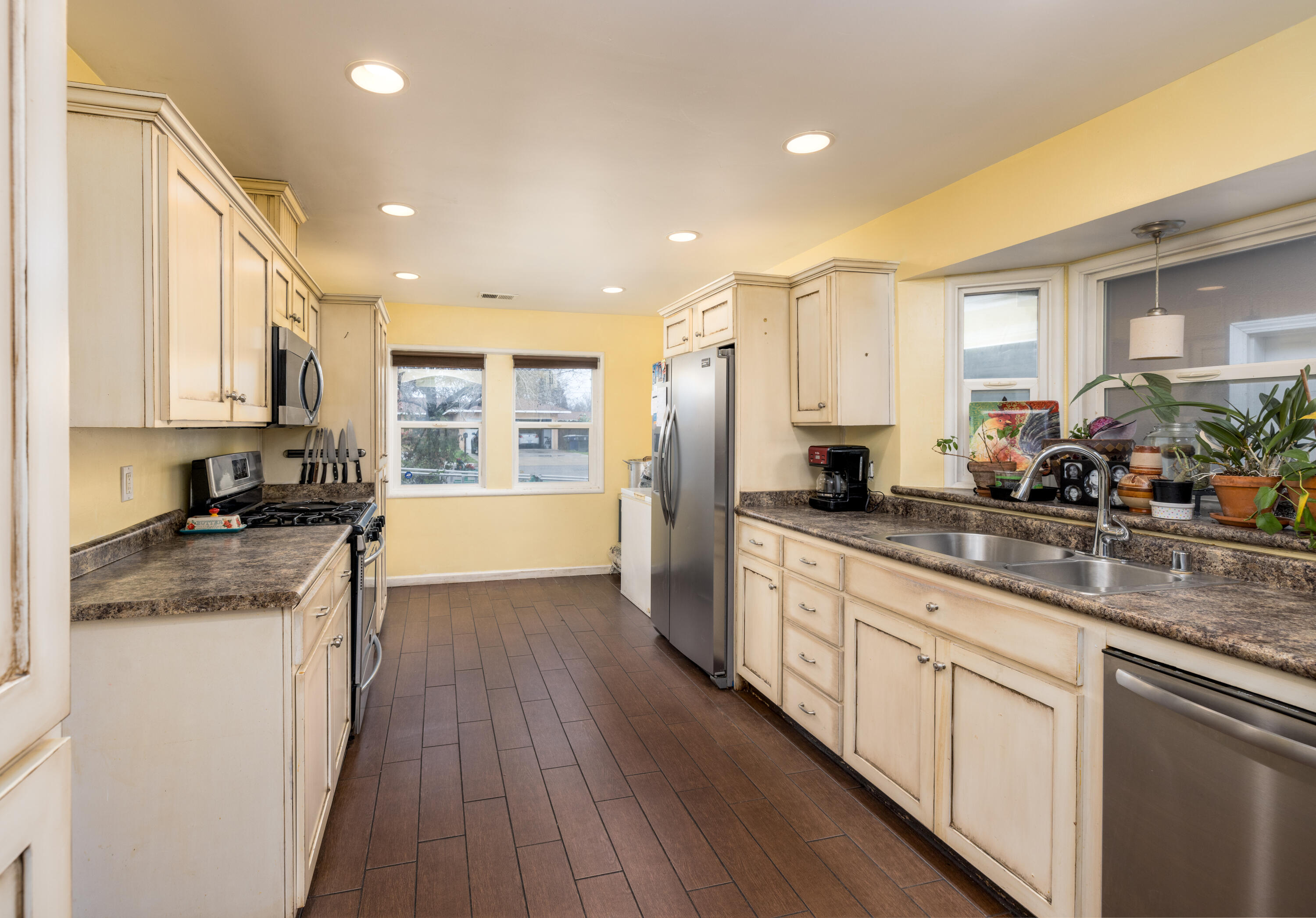 1683 E Cheryl Lane