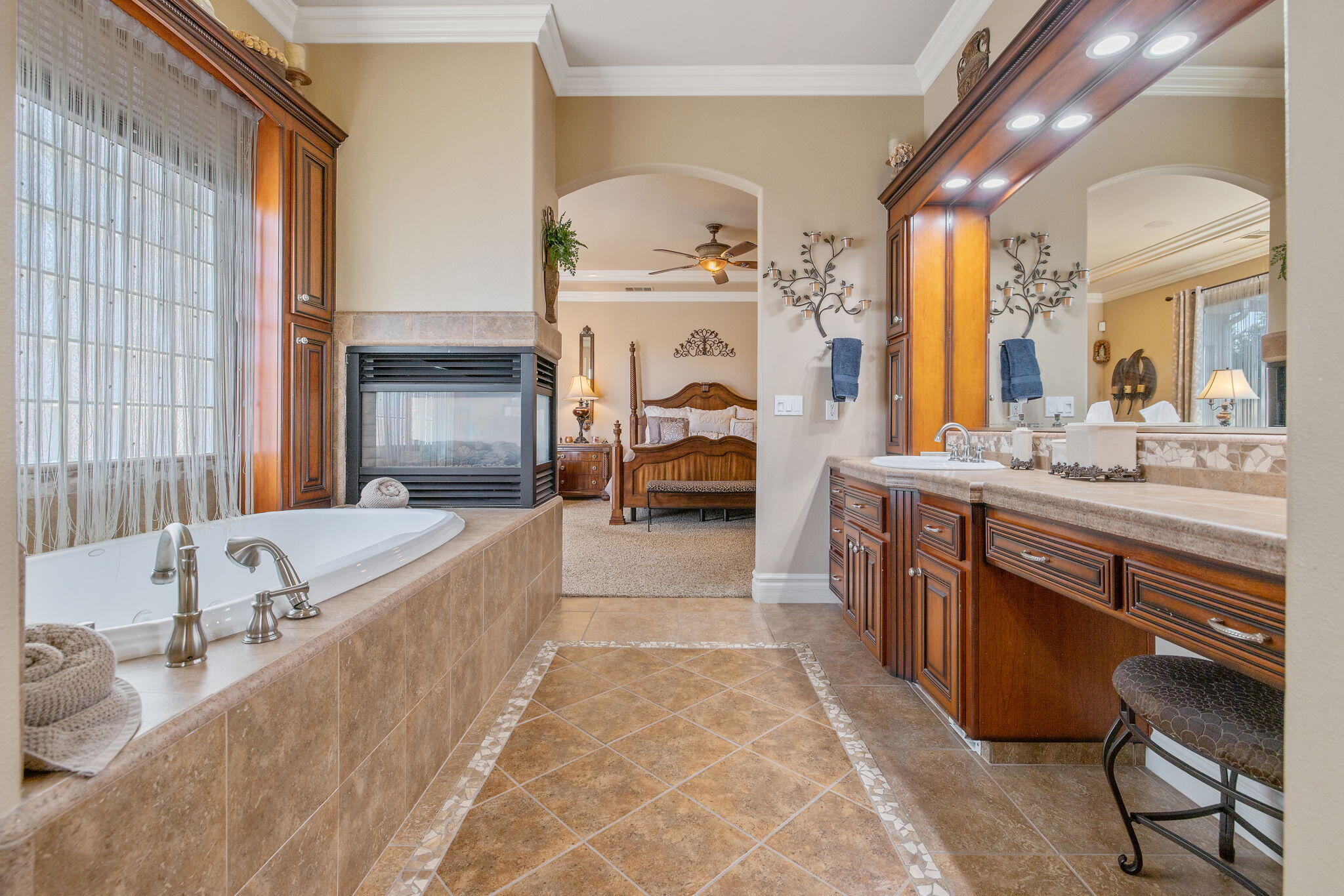 382 Hemmingway Court