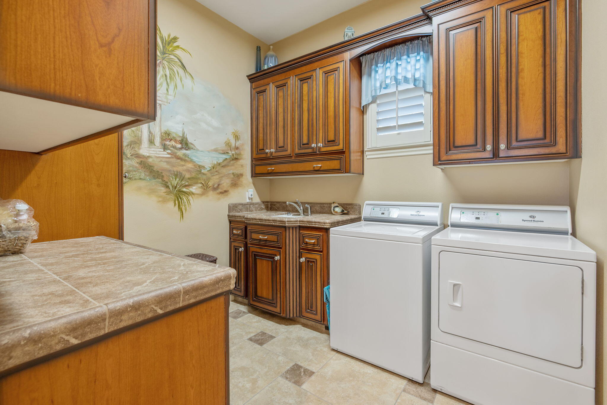 382 Hemmingway Court