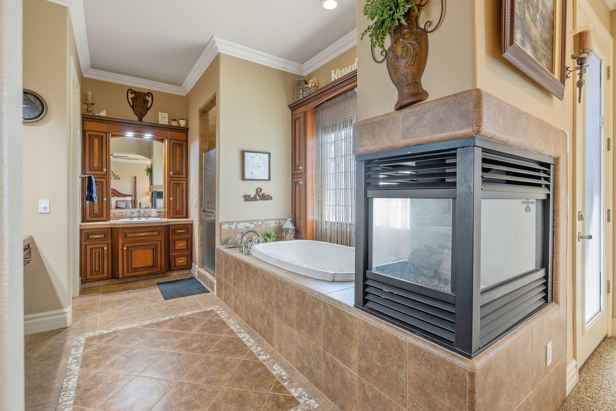 382 Hemmingway Court