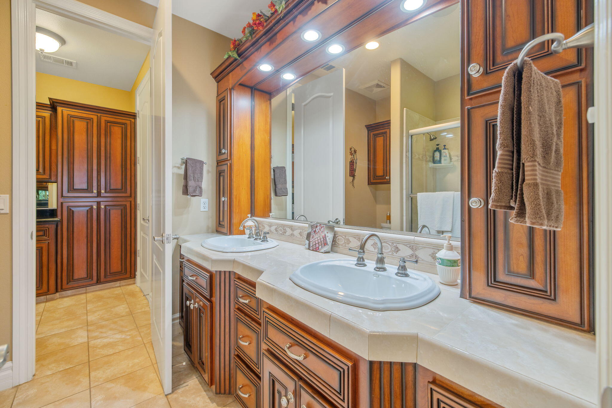 382 Hemmingway Court