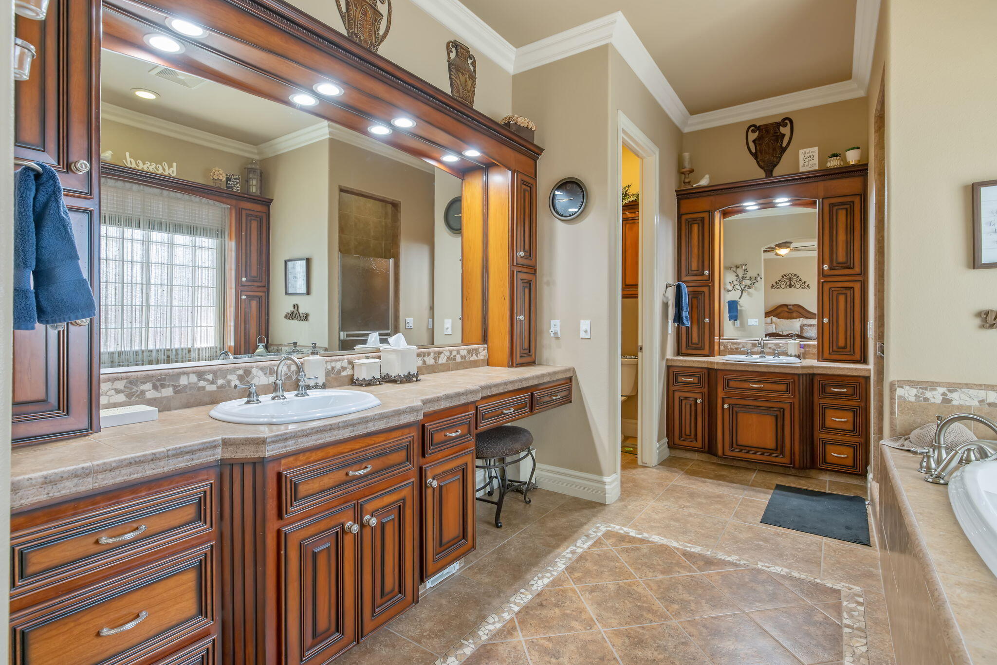 382 Hemmingway Court