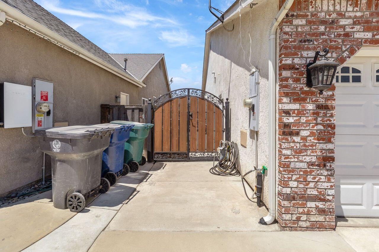 985 Black Rock Court