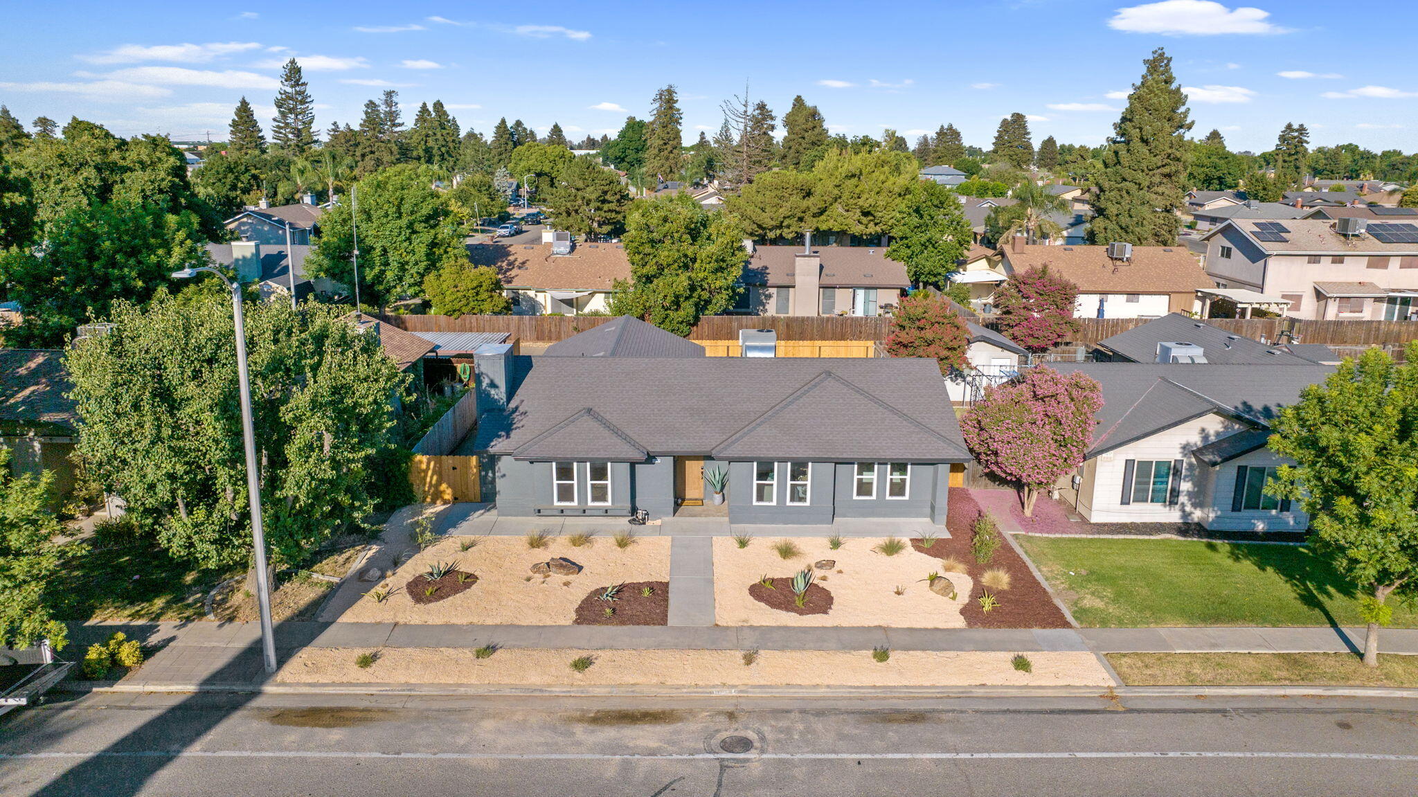 1222 N Laspina Street