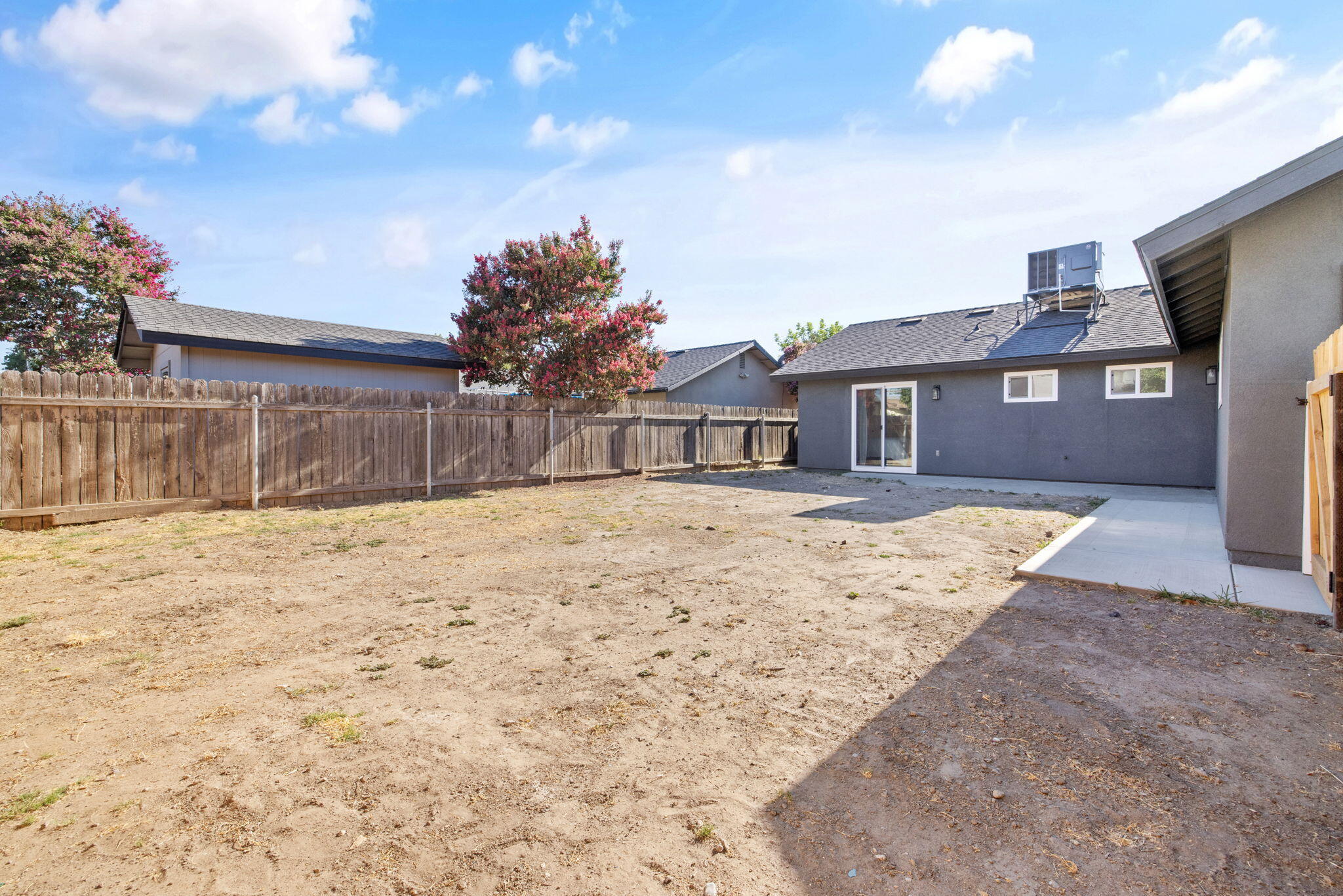 1222 N Laspina Street