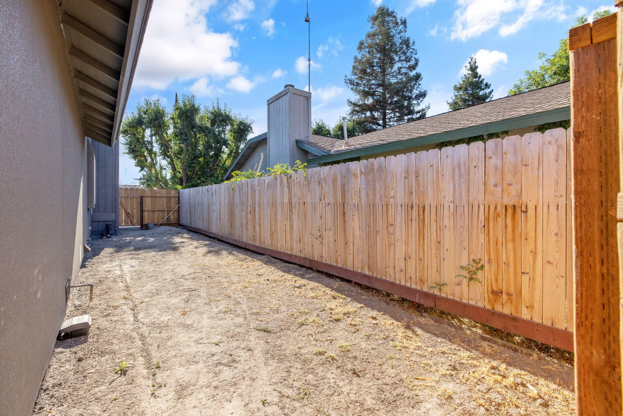 1222 N Laspina Street