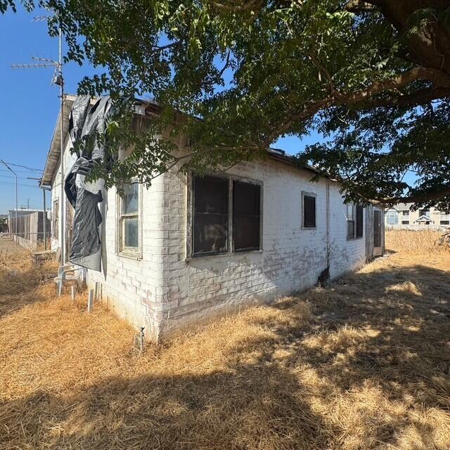 1686 E Foster Drive, #h