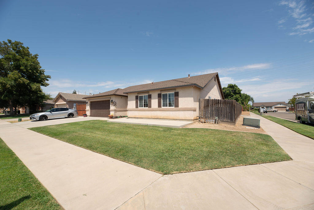 112 N Casablanca Street