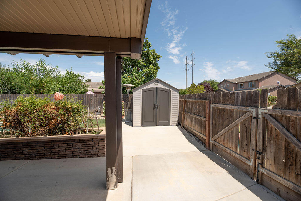 112 N Casablanca Street