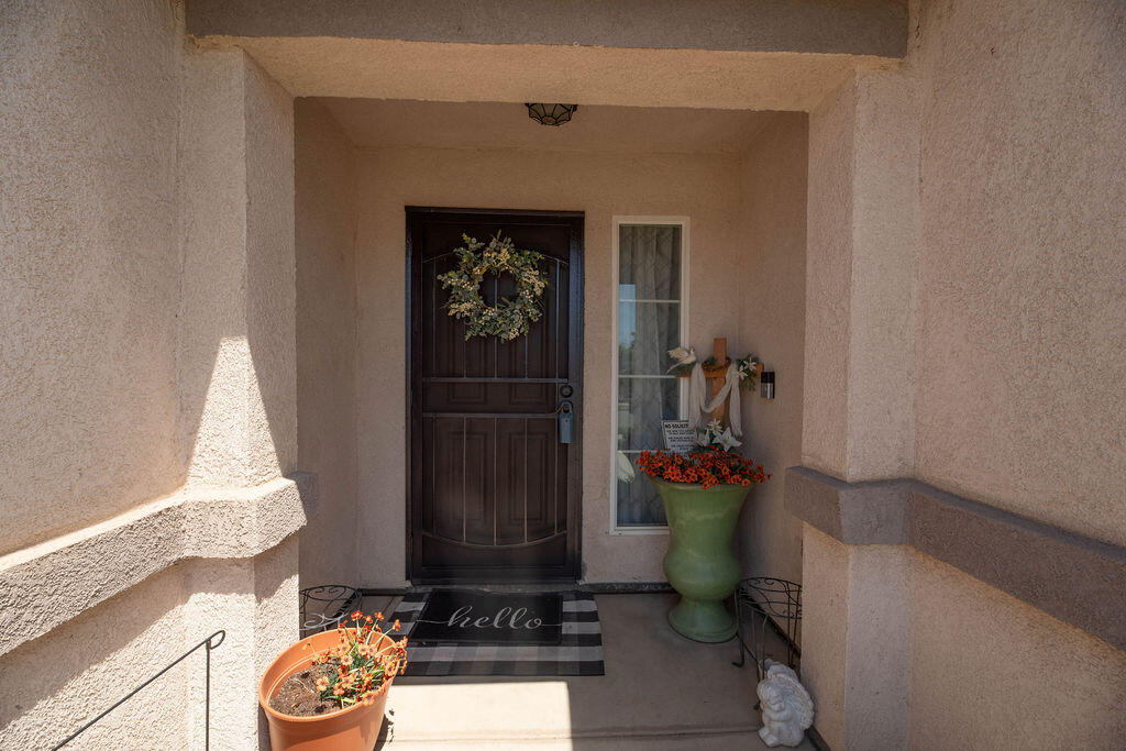 112 N Casablanca Street