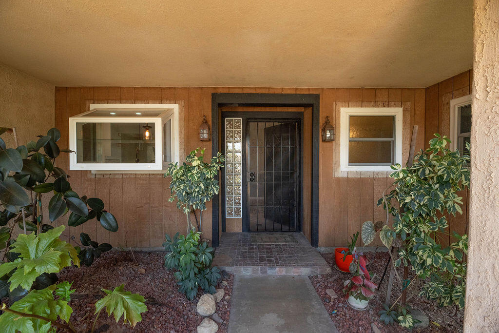1101 W Mary Avenue