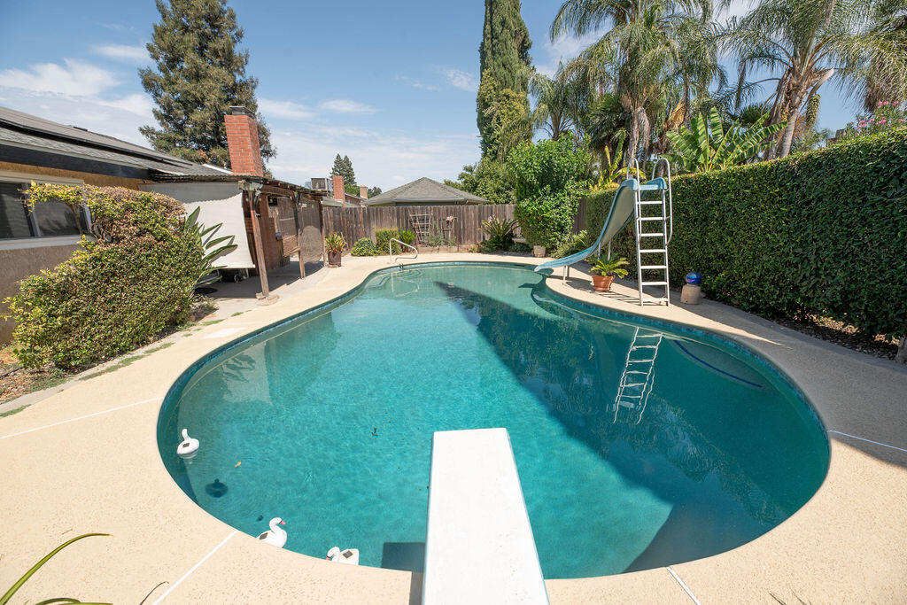 1101 W Mary Avenue