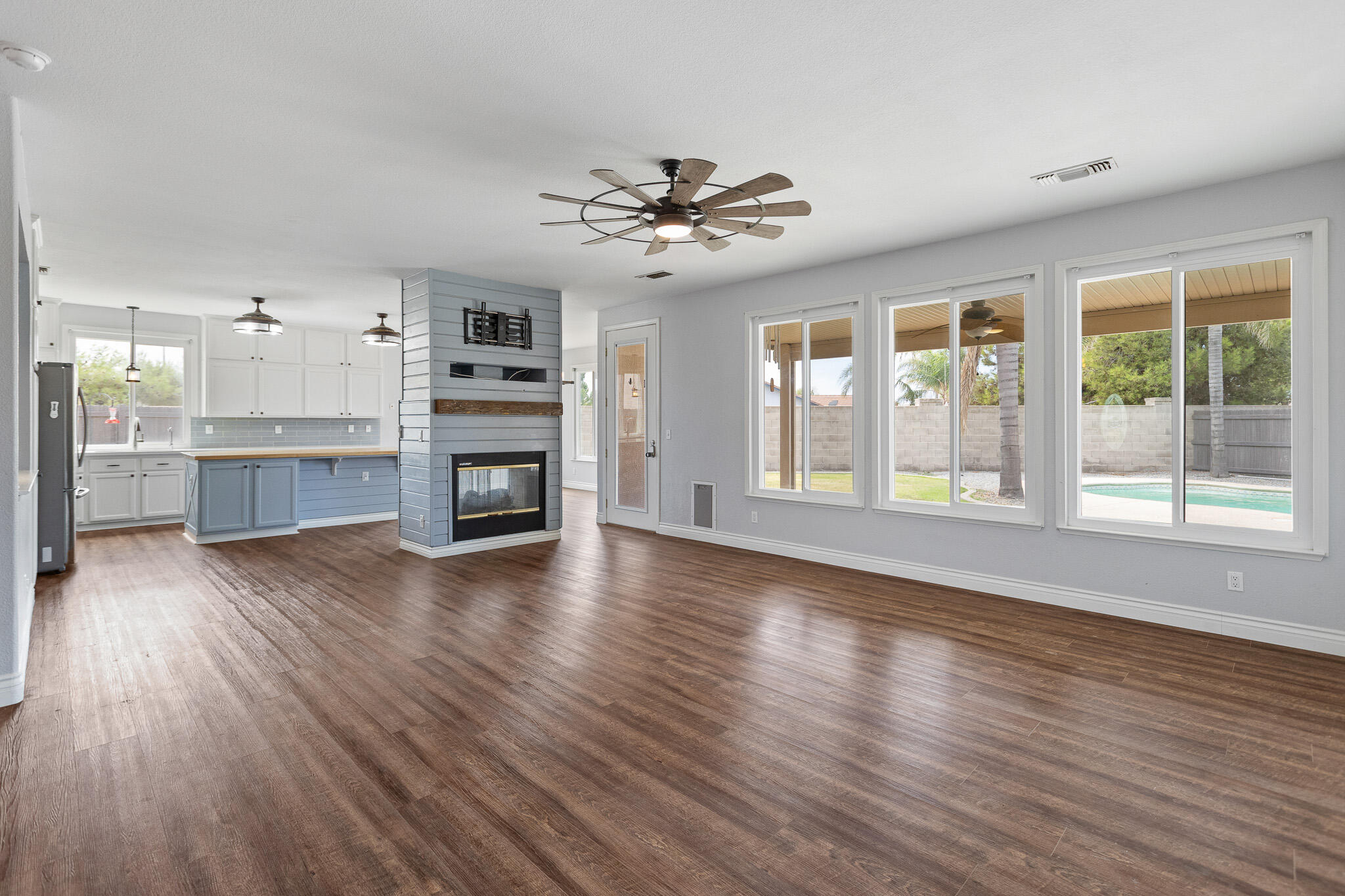 671 Vista Court