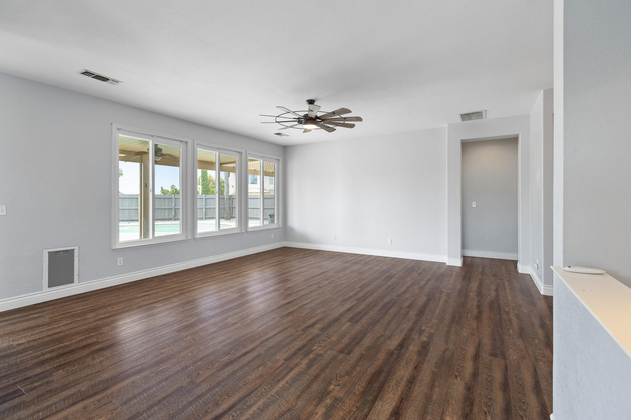 671 Vista Court