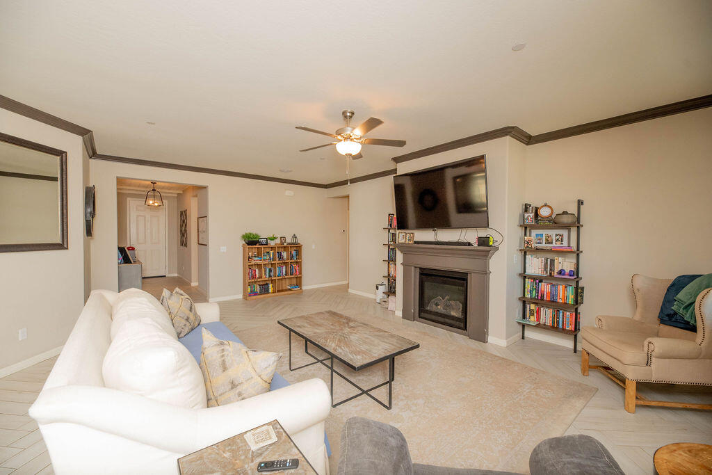 119 S Denton
