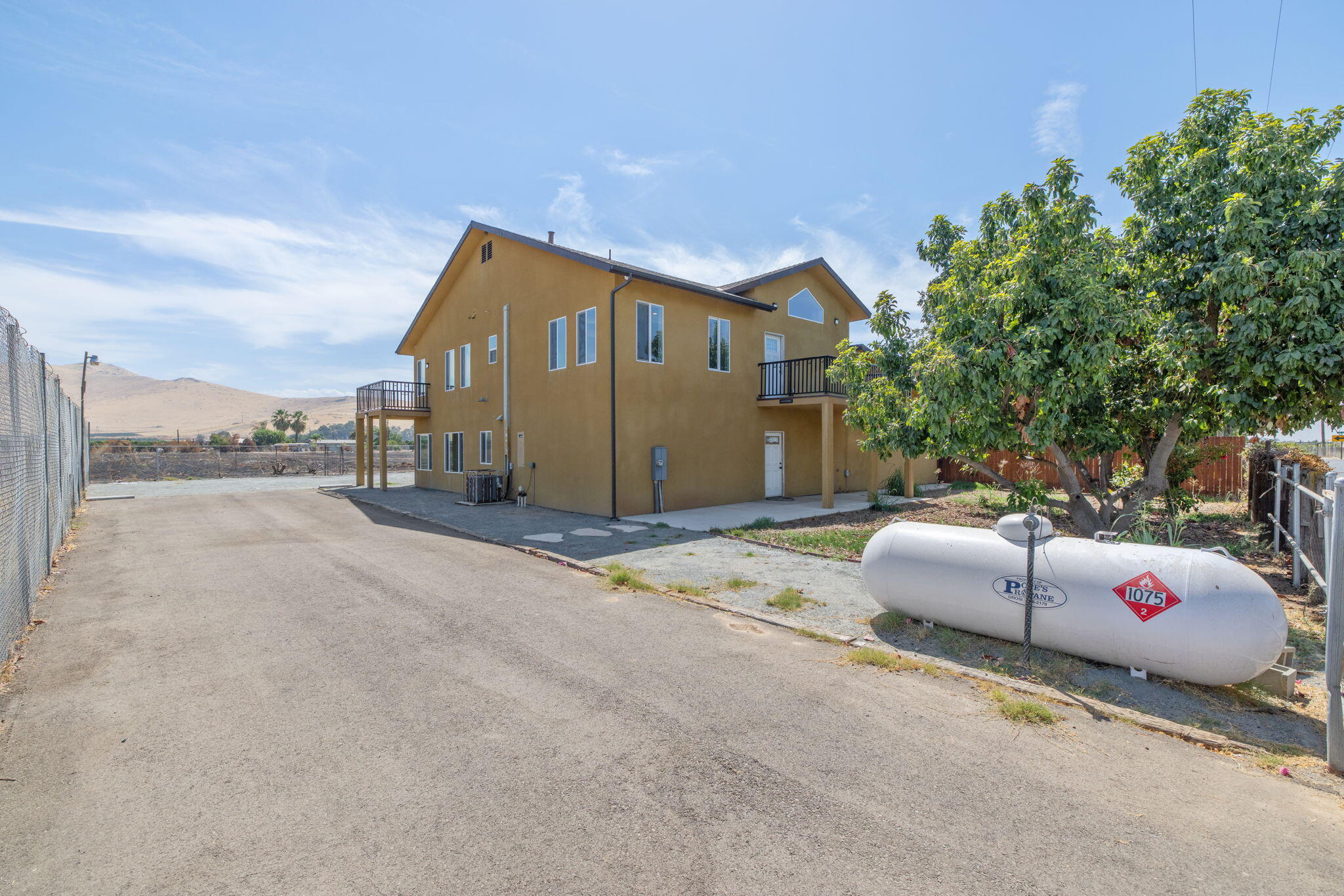 14010 Avenue 400