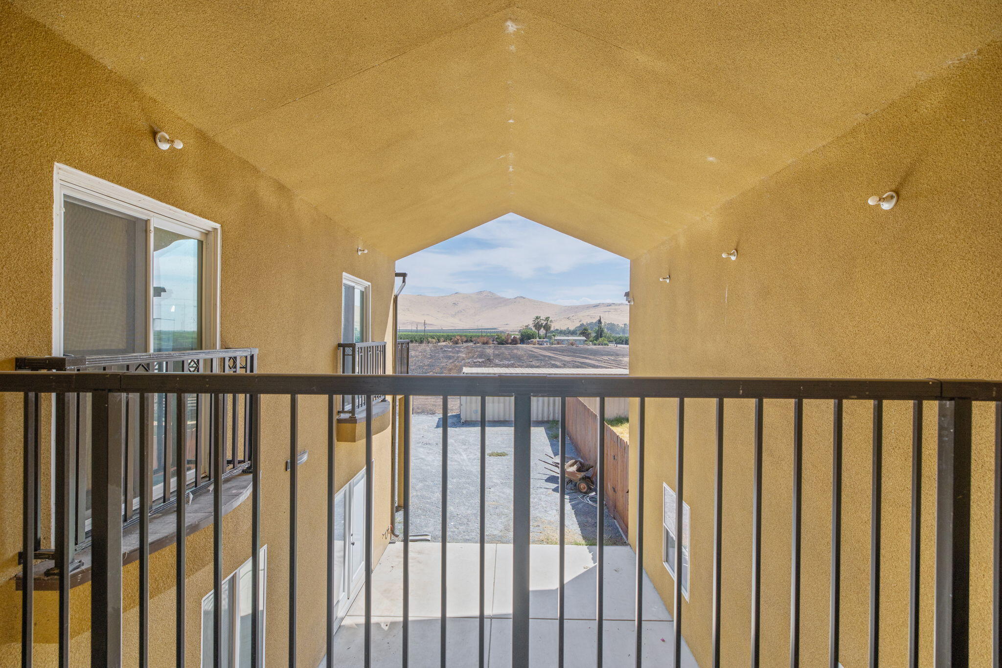 14010 Avenue 400
