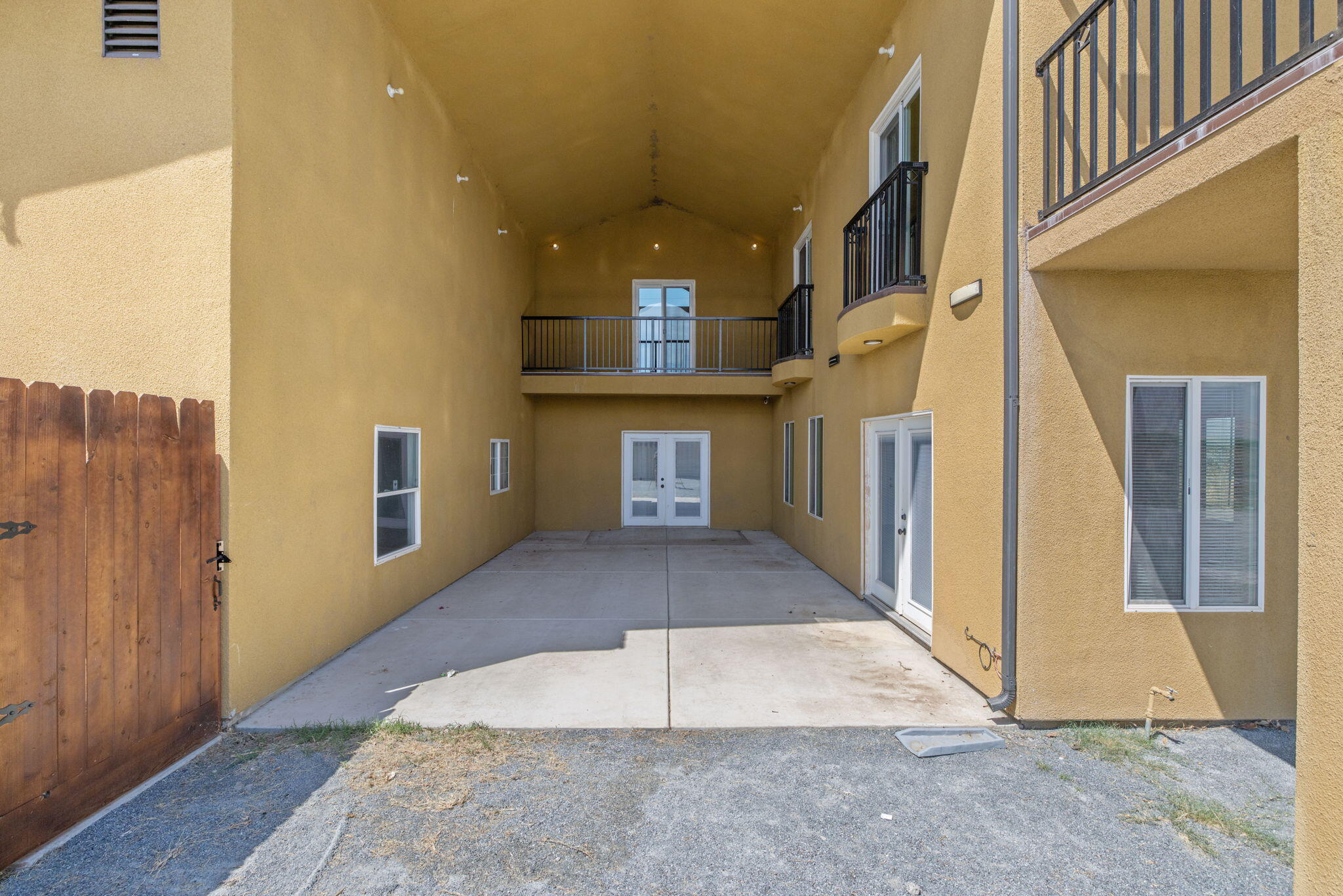 14010 Avenue 400