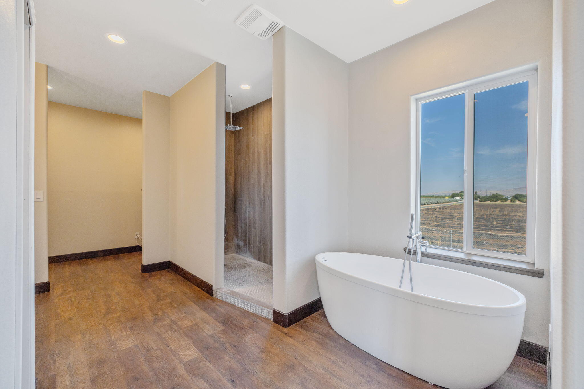 14010 Avenue 400