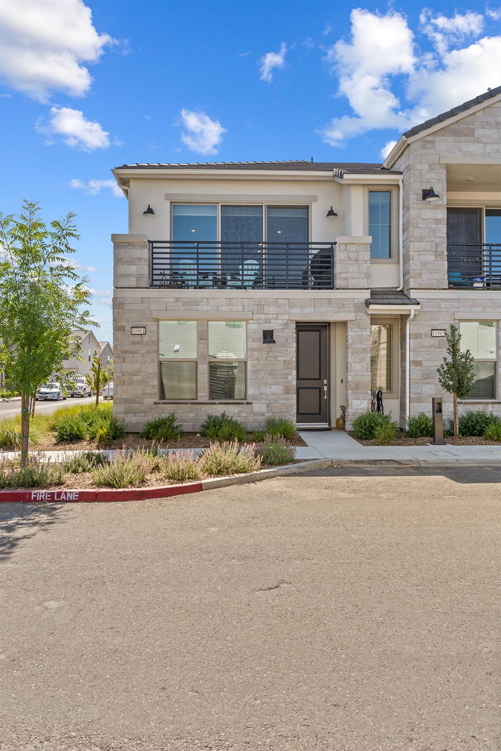 10981 N Honeysuckle Drive