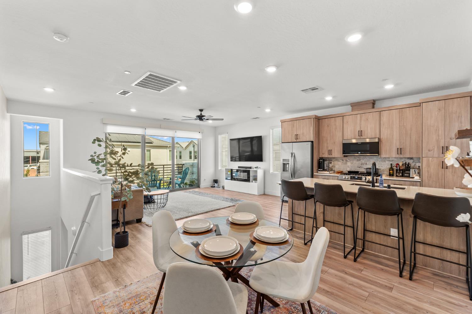 10981 N Honeysuckle Drive