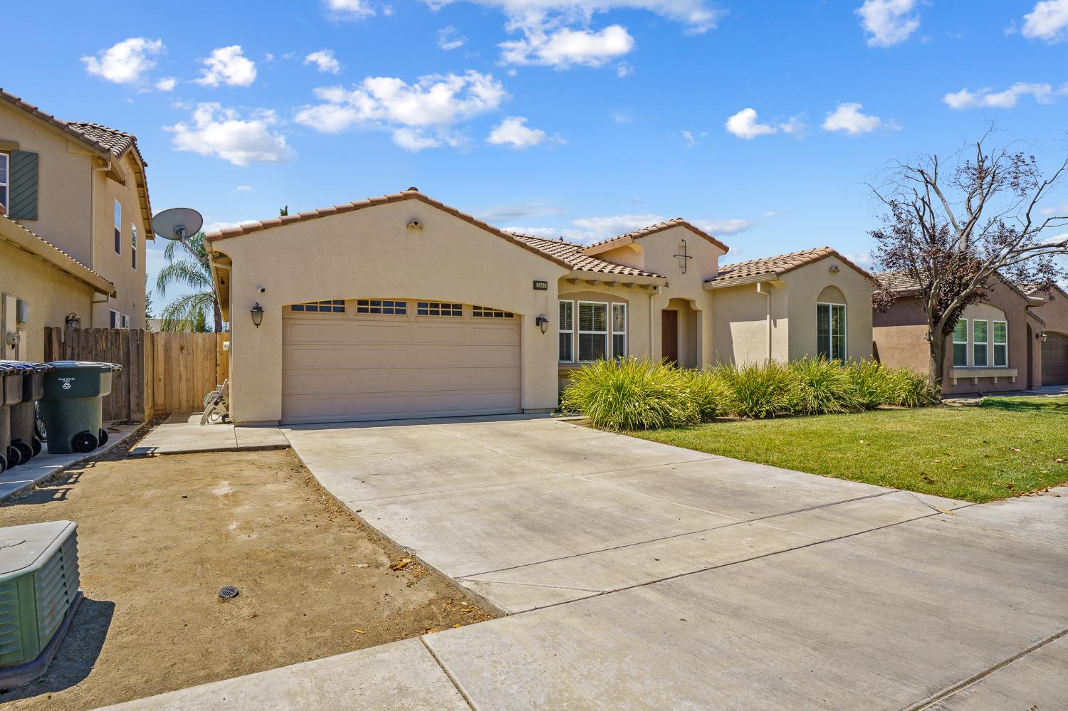 2403 W Robin Avenue