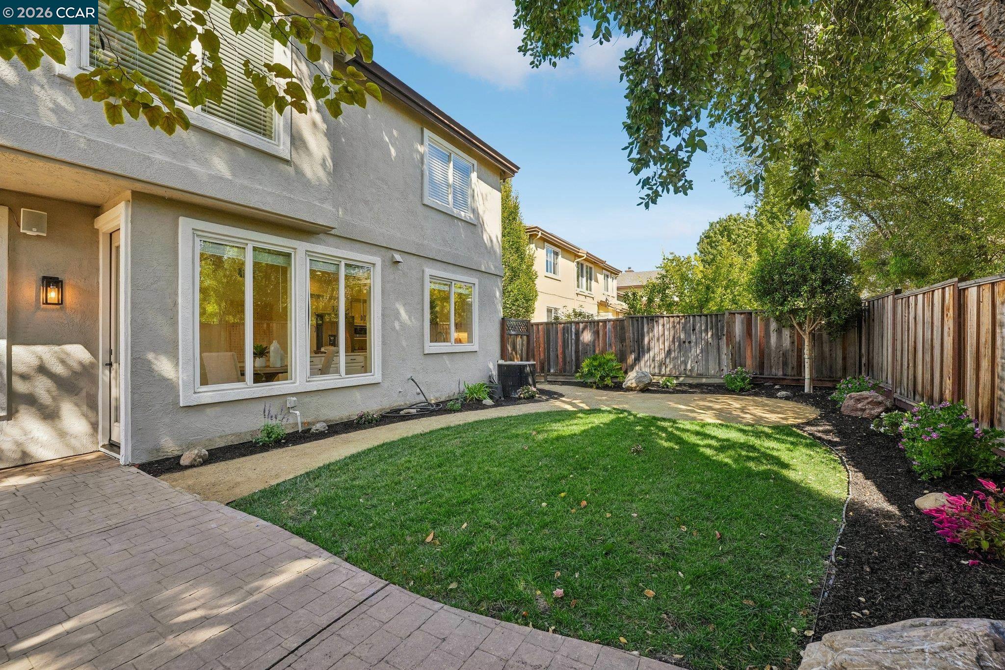 4926 Redwood Avenue