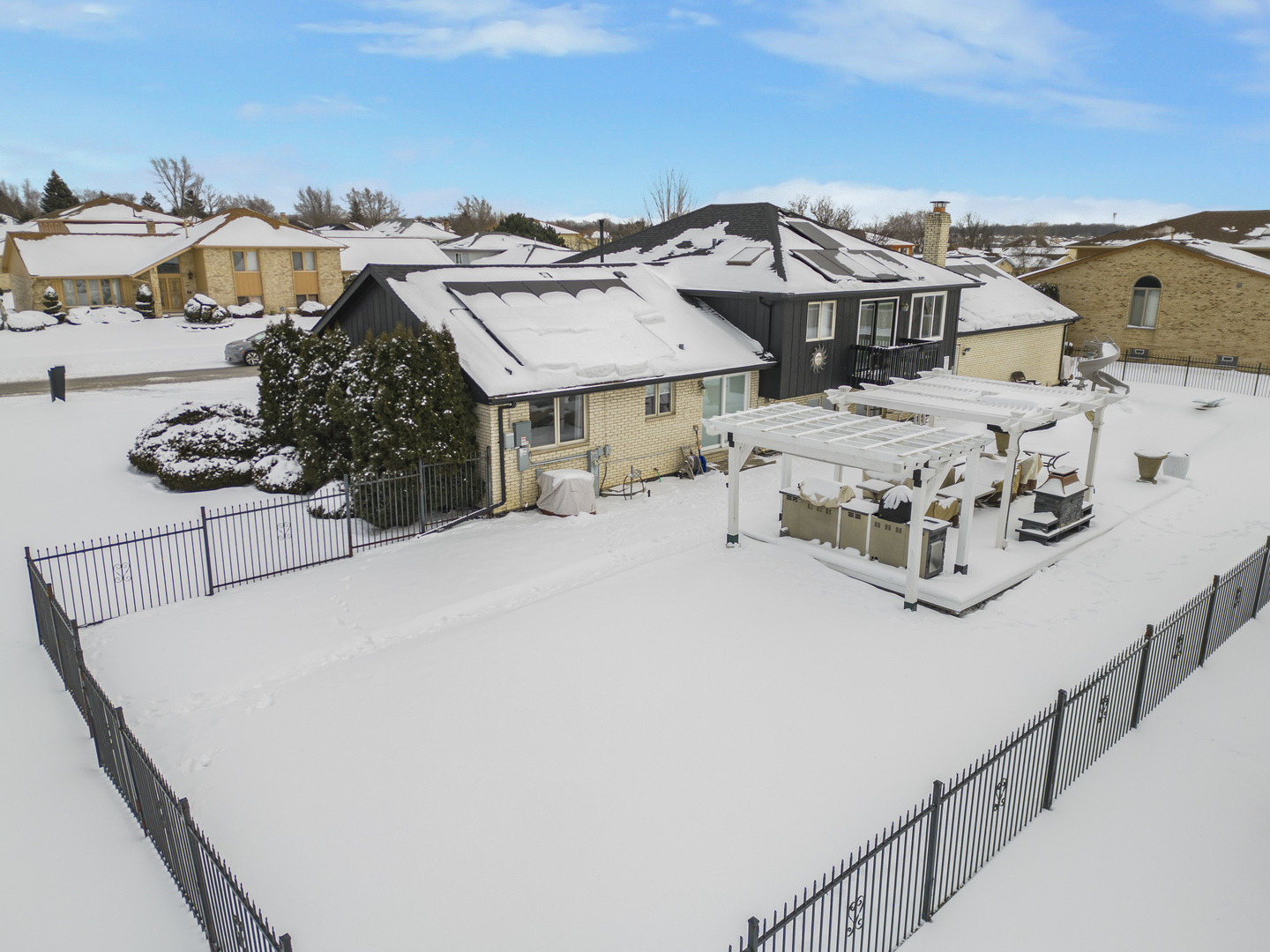 18600 Amlin Circle