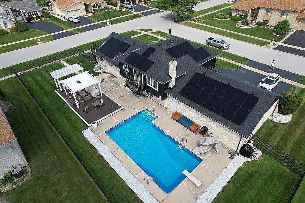 18600 Amlin Circle