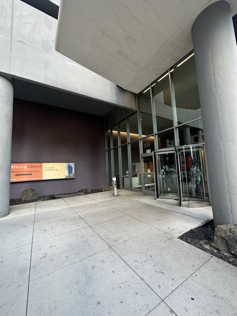 235 W Van Buren Street Unit: 3217