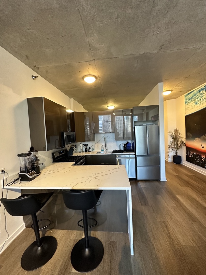 235 W Van Buren Street Unit: 3217
