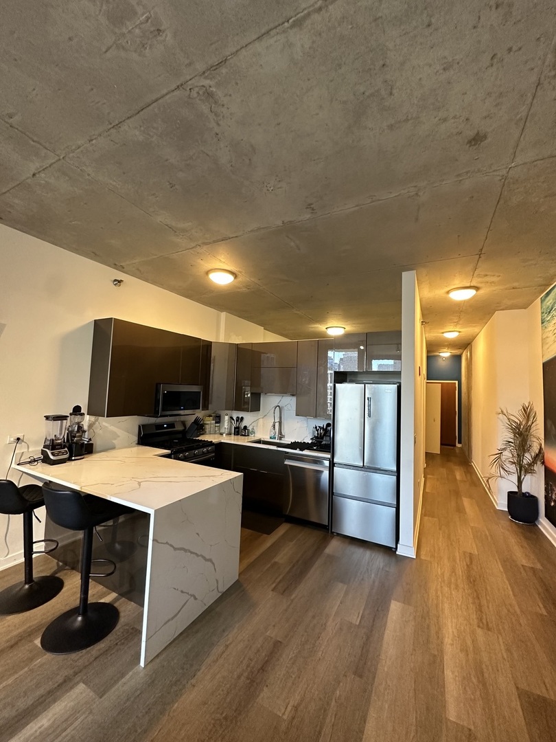 235 W Van Buren Street Unit: 3217