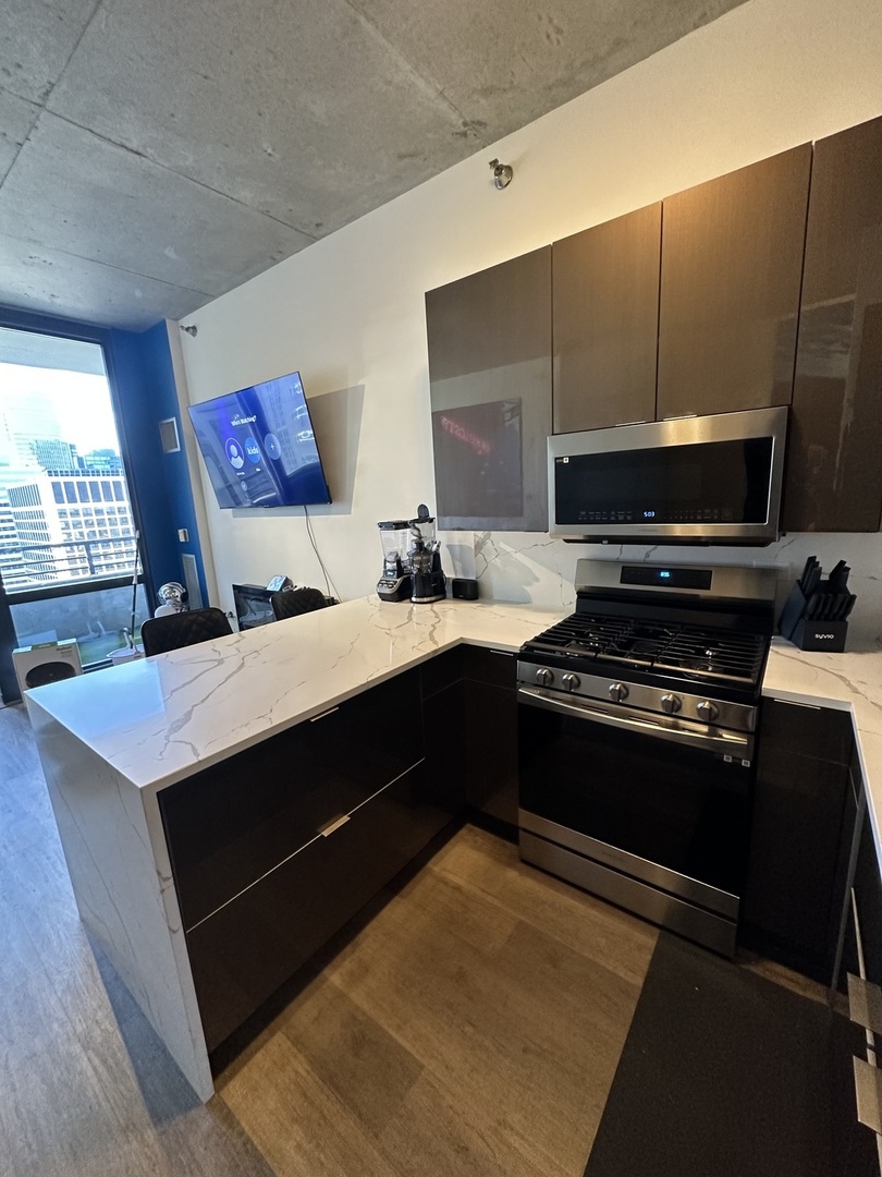 235 W Van Buren Street Unit: 3217