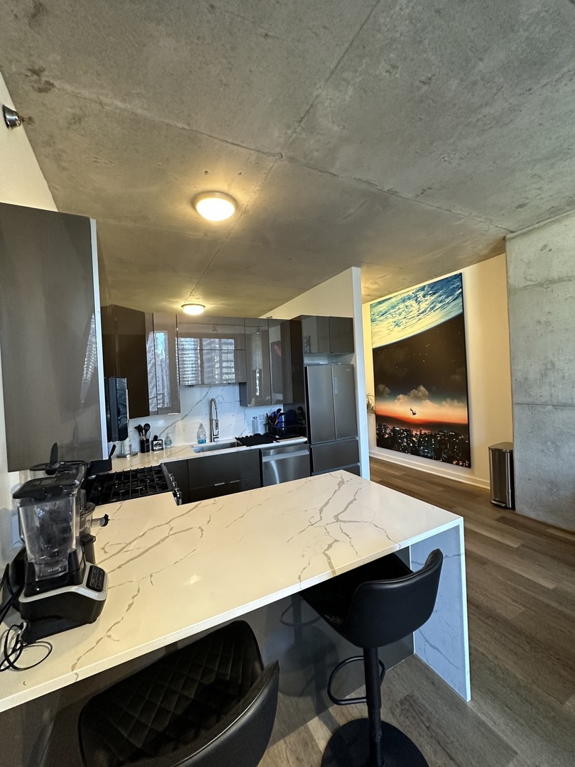 235 W Van Buren Street Unit: 3217