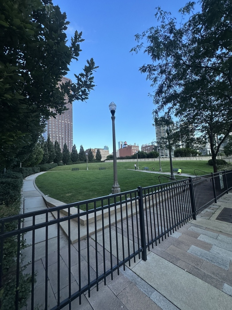 235 W Van Buren Street Unit: 3217