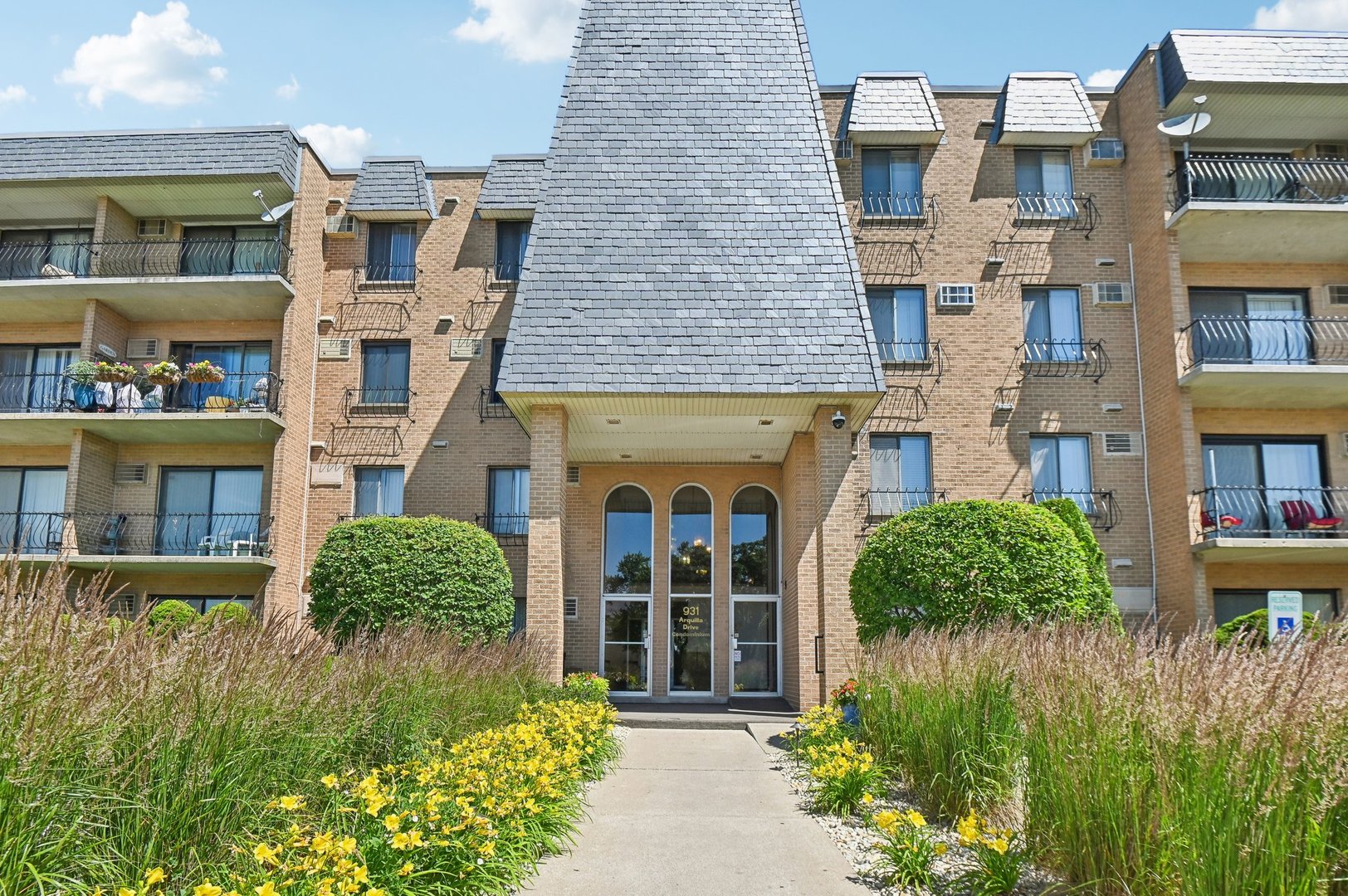 931 W Arquilla Drive Unit: 131
