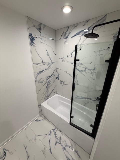 8819 S Escanaba Avenue Unit: 2