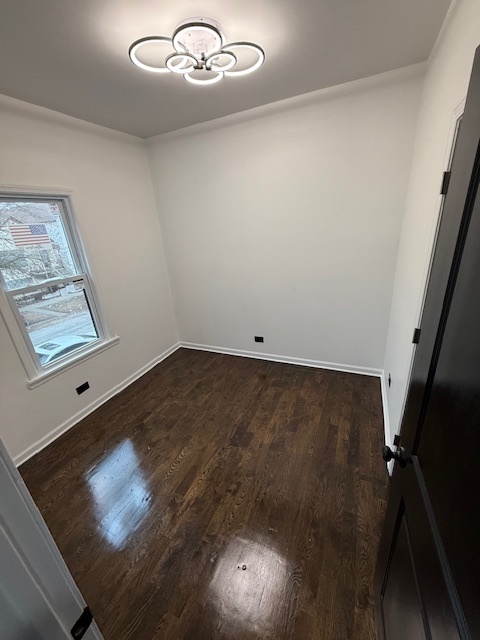 8819 S Escanaba Avenue Unit: 2