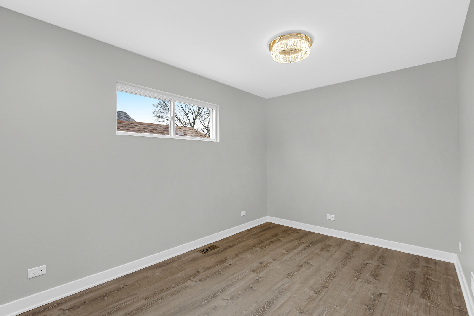 612 E 88th Place