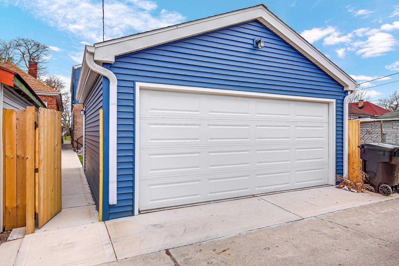 612 E 88th Place
