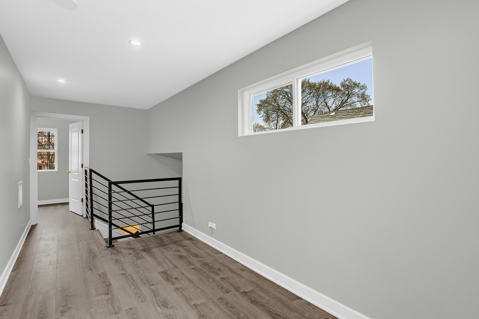 612 E 88th Place