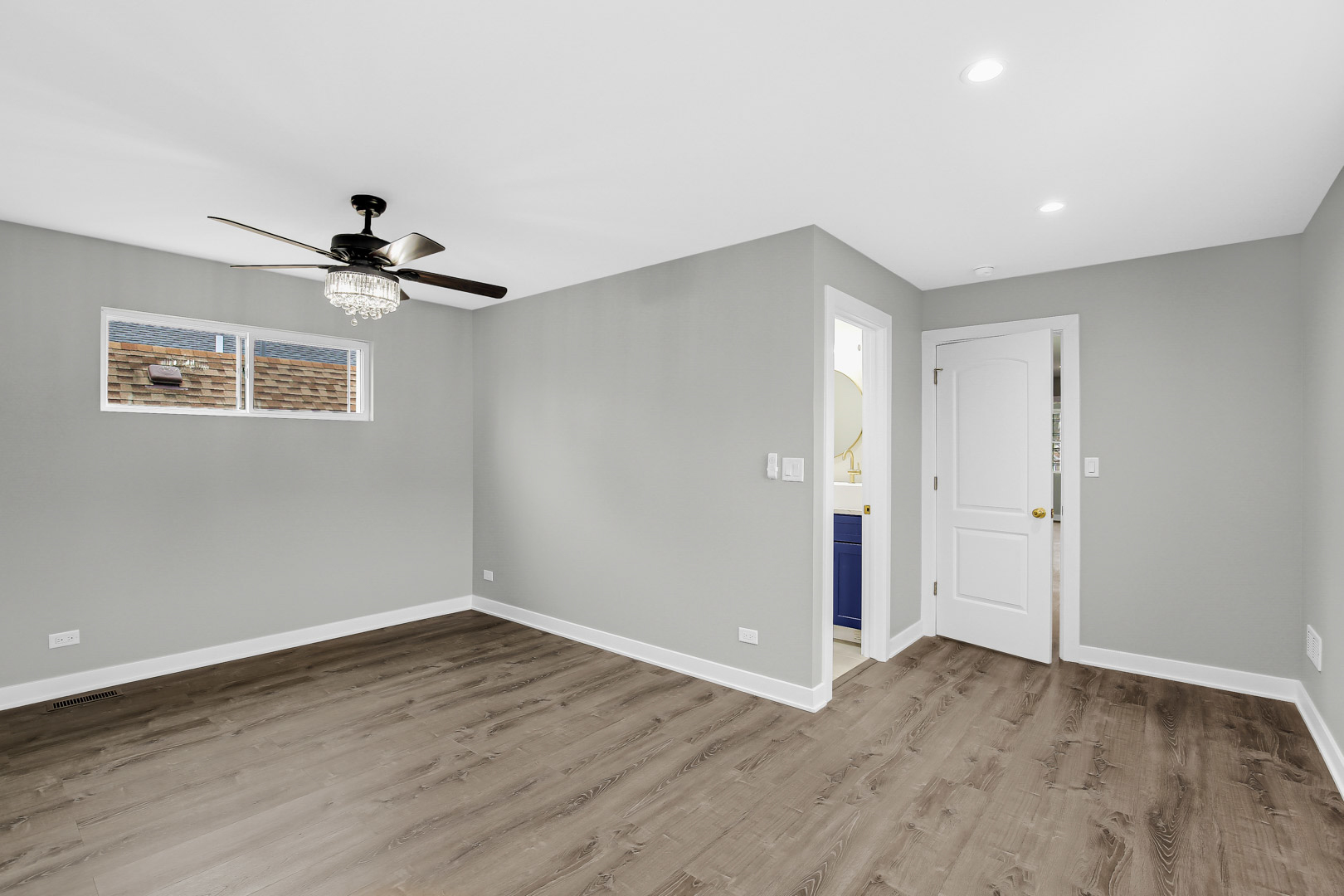 612 E 88th Place