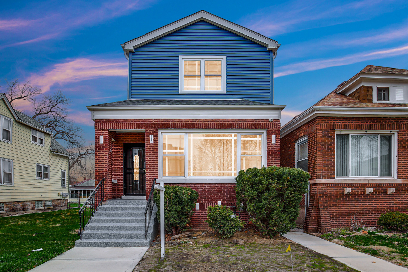 612 E 88th Place
