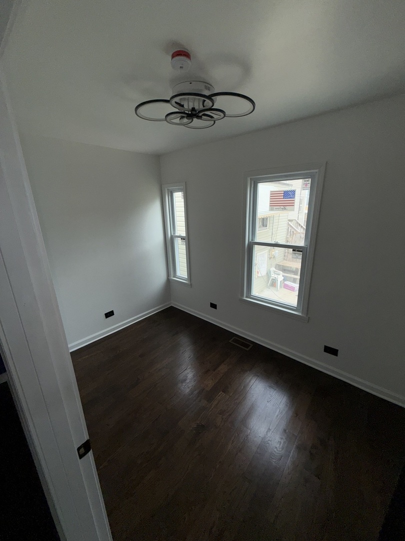 8819 S Escanaba Avenue Unit: COACH