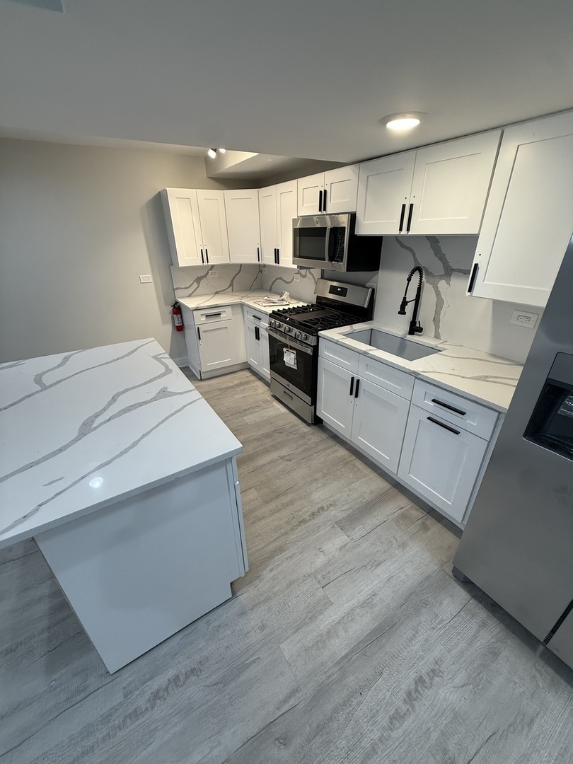 2933 W Lexington Street Unit: GDN
