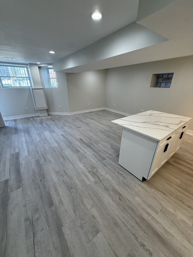 2933 W Lexington Street Unit: GDN