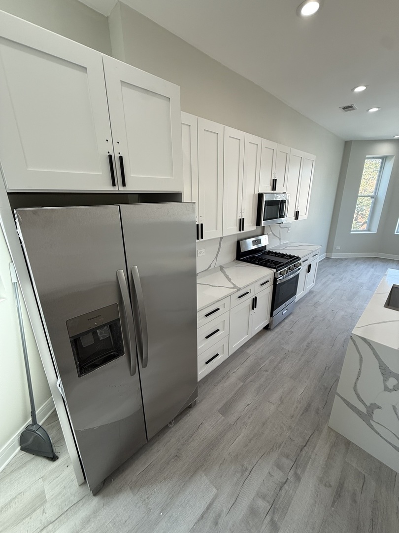 2933 W Lexington Street Unit: 2