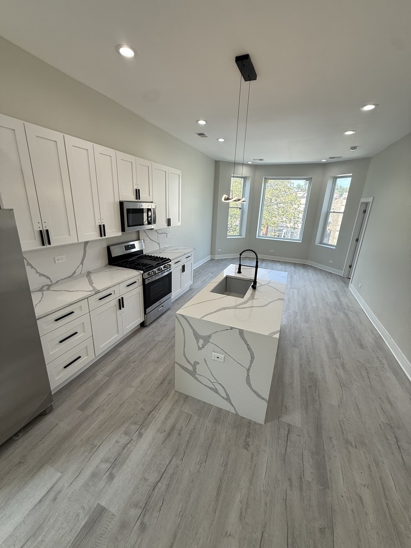 2933 W Lexington Street Unit: 2