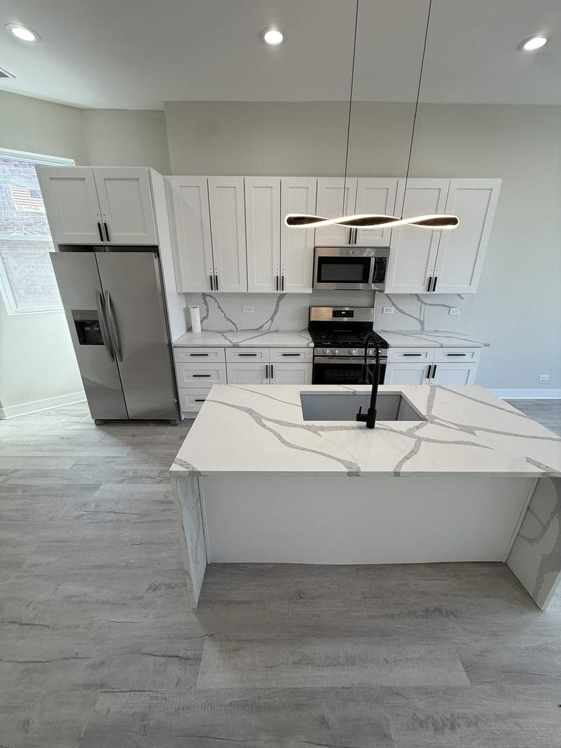 2933 W Lexington Street Unit: 2